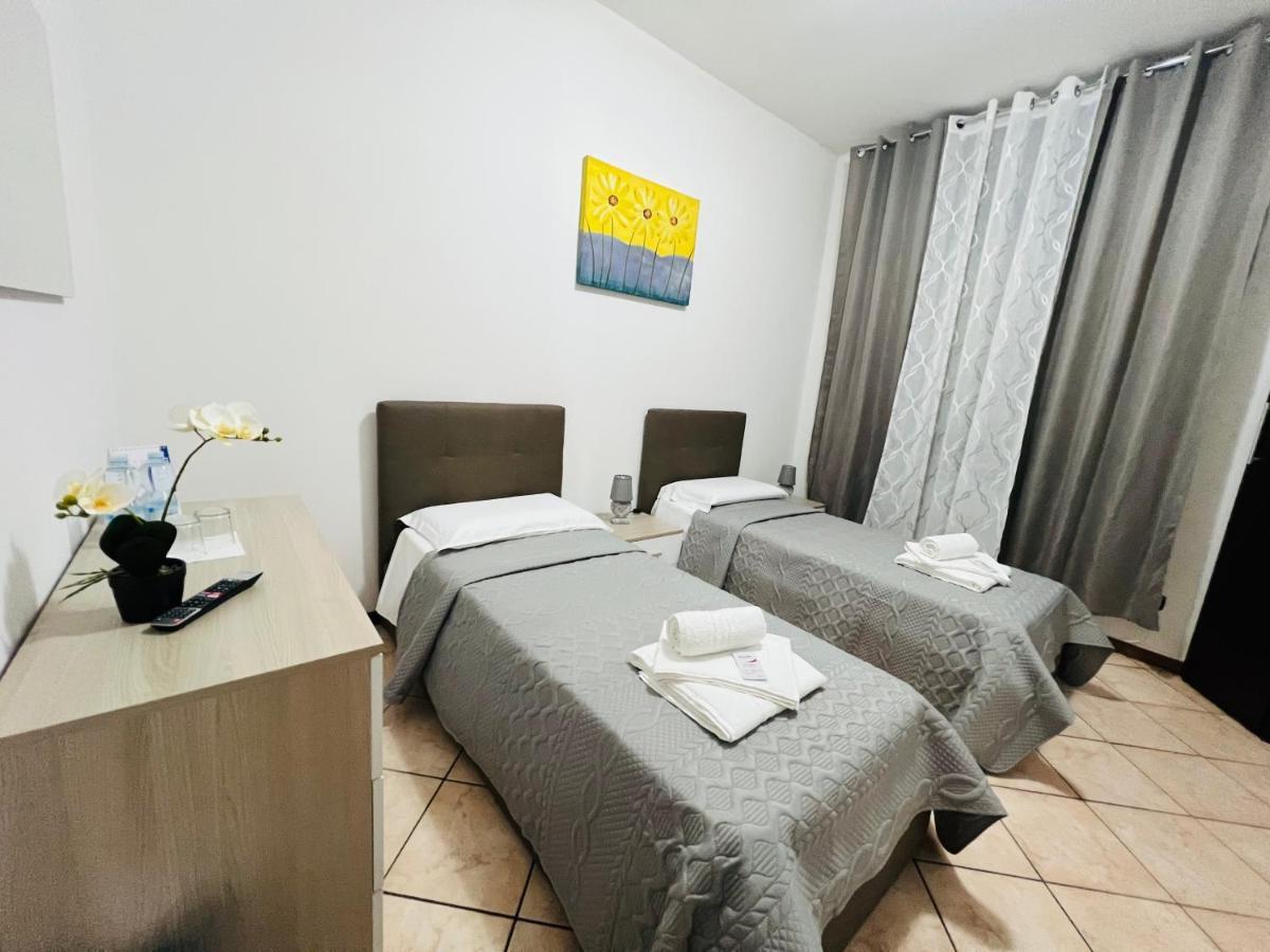 Casa Vacanza Elena 2 Verona Esterno foto