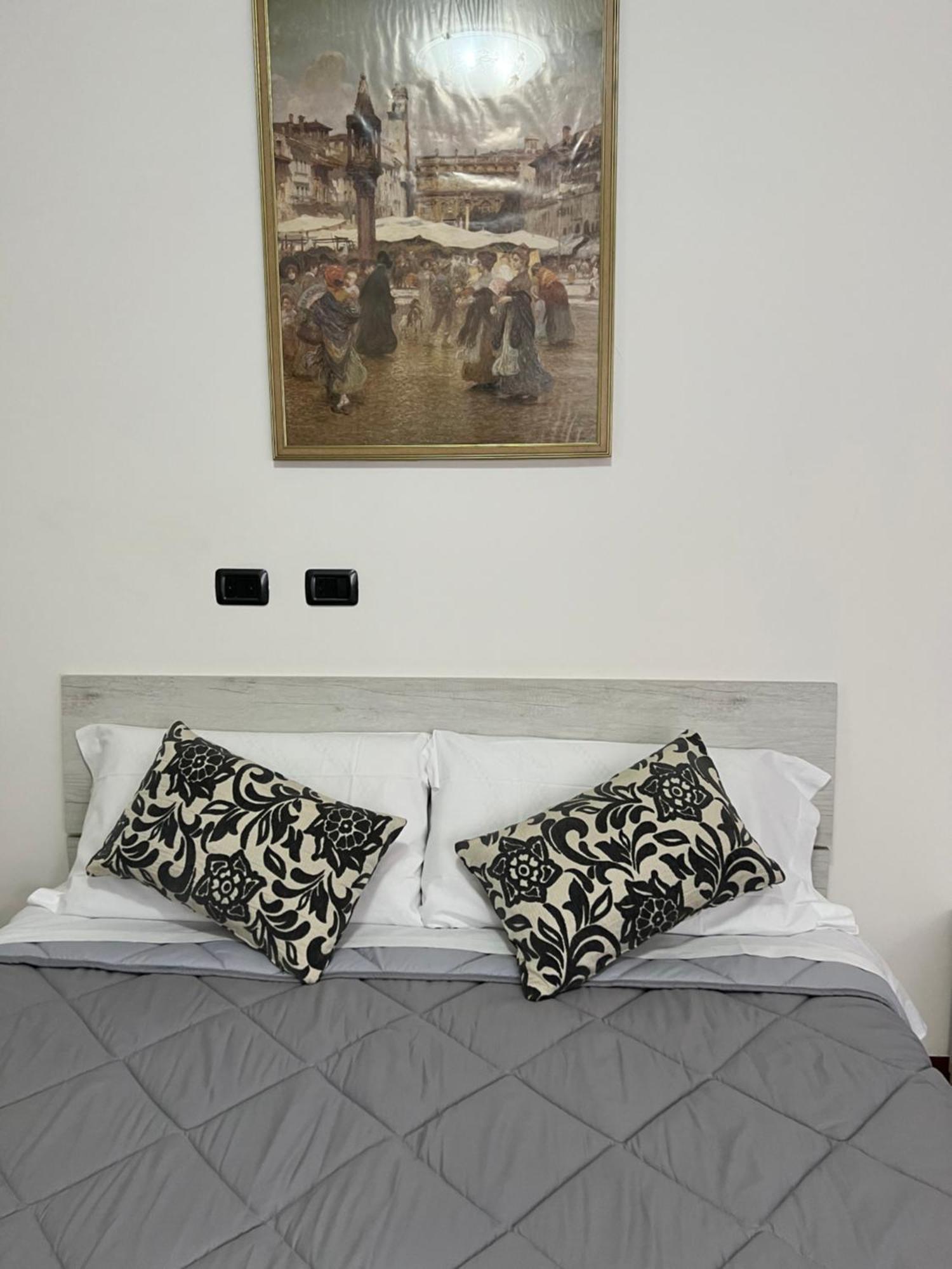 Casa Vacanza Elena 2 Verona Esterno foto
